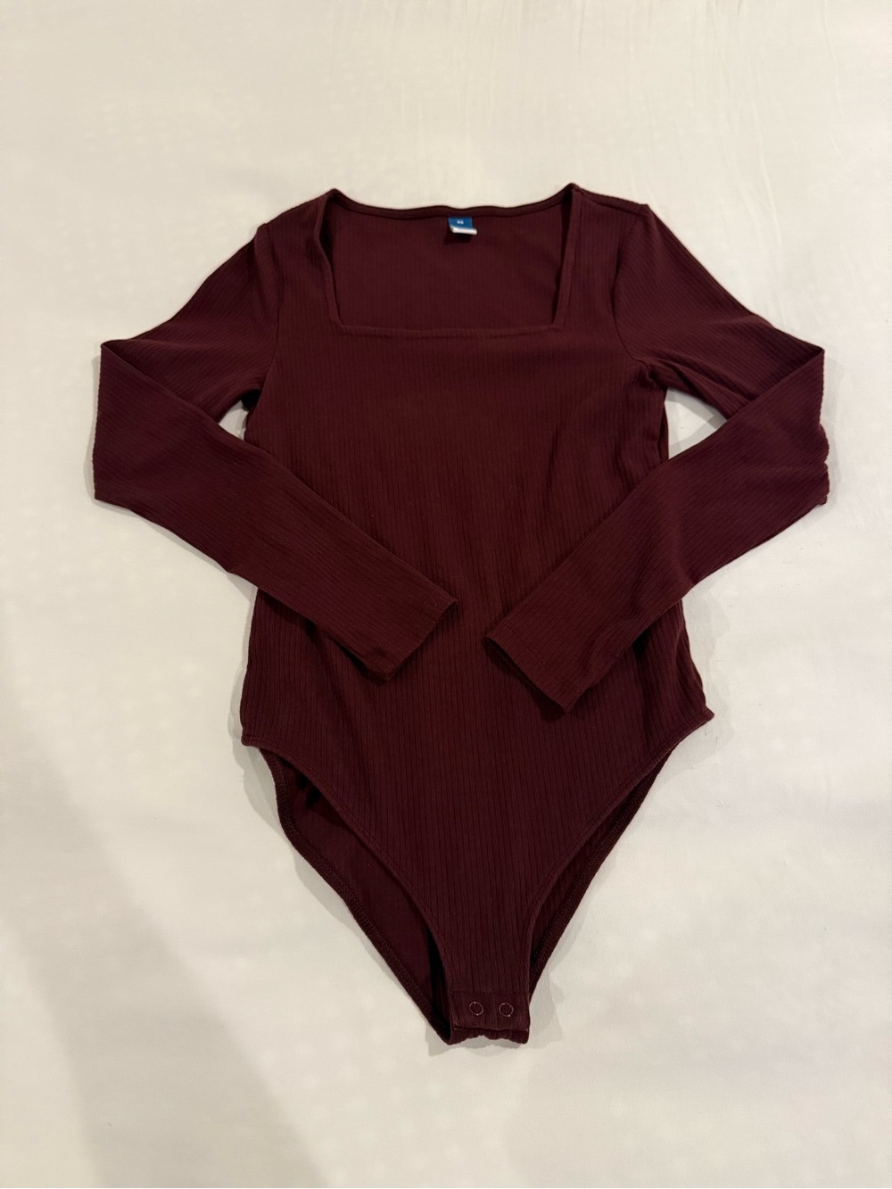Old Navy Long-Sleeve Ribbed Square Neck Bodysuit in Burgundy Size XS